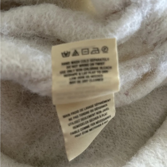 Anthropologie Knitted Knotted shrug - Picture 3 of 4